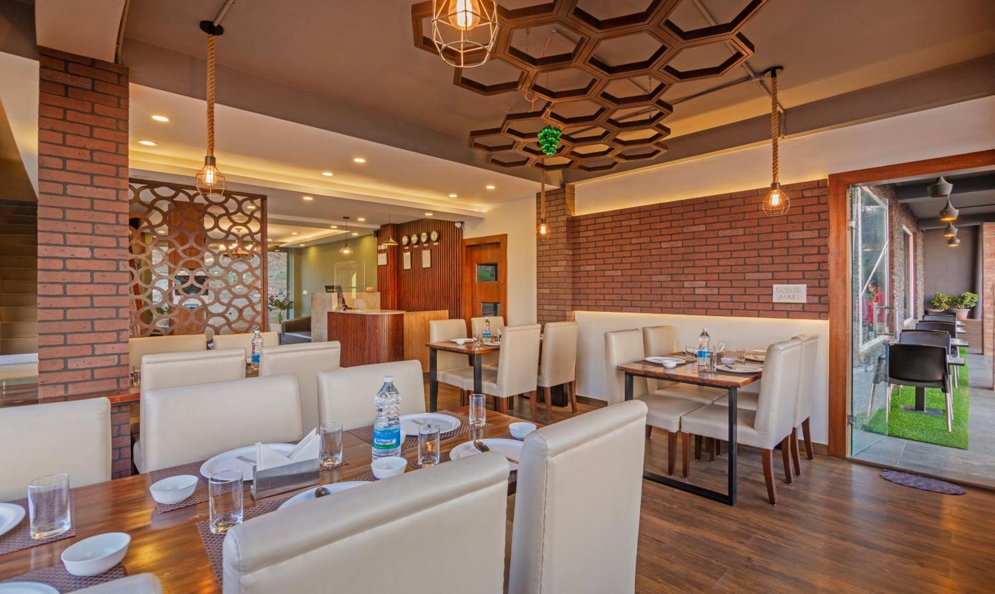 Treebo The Northern Retreat Resort With Mountain View Shimla Exterior photo